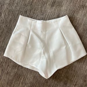 BRAND NEW Zara White Satin Effect High waisted Shorts | Size: Small